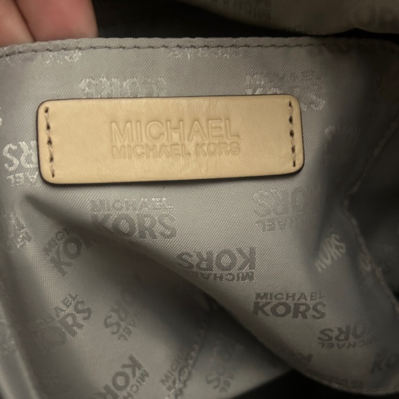 Michael Kors Jet Set Chain Tote EUC - Picture 11 of 12